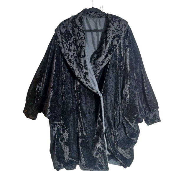 Komitor Black Velvet Coat Plus Size 26W-32W Velvet Burnout Collar Dolman Sleeve - Picture 1 of 6